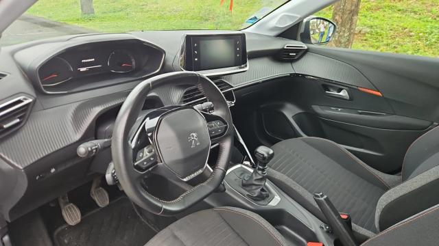 Peugeot 208 image 4