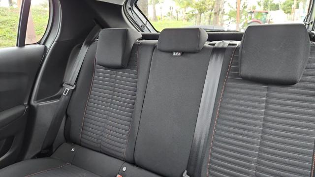 Peugeot 208 image 6