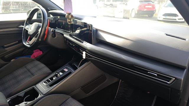 Volkswagen Golf image 9