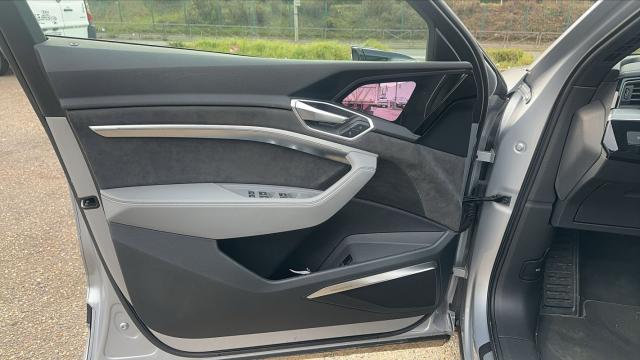 Audi E-Tron image 8