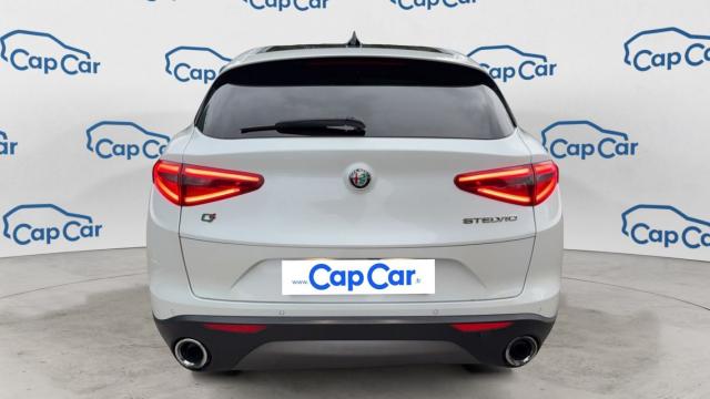 Alfa Romeo Stelvio image 9