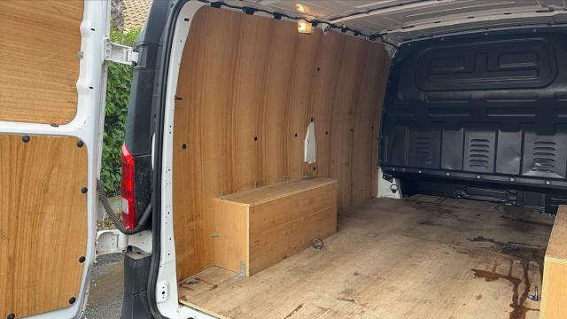 Mercedes Benz Vito image 2