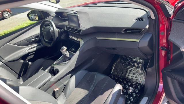 Peugeot 3008 image 2