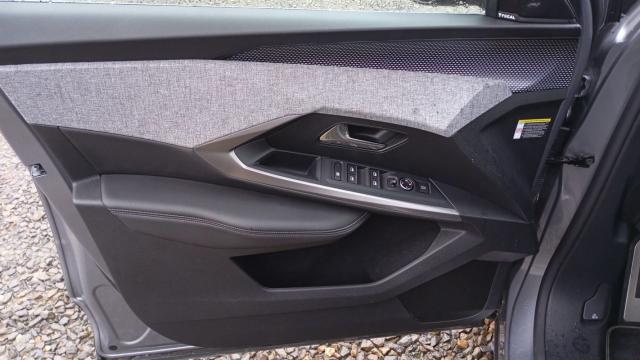 Peugeot 3008 image 8