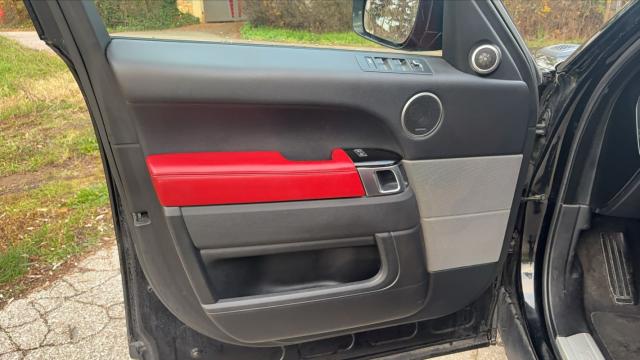 Land Rover Range Rover Sport image 1