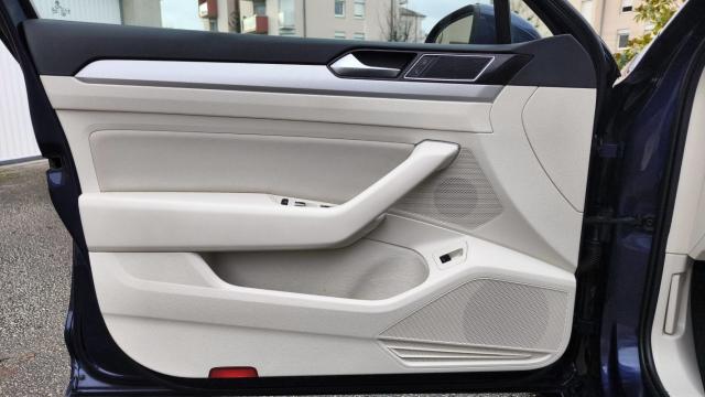 Volkswagen Passat image 5