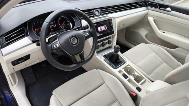 Volkswagen Passat image 8