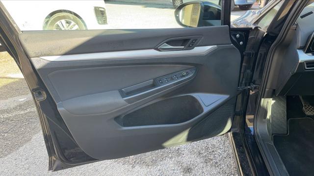 Volkswagen Golf image 8