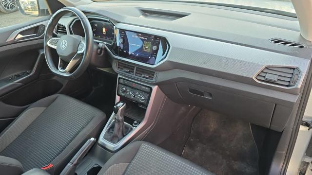 Volkswagen T-Cross image 2