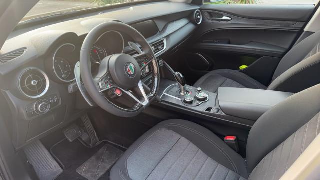 Alfa Romeo Stelvio image 6