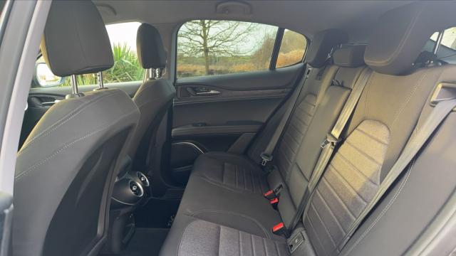 Alfa Romeo Stelvio image 3