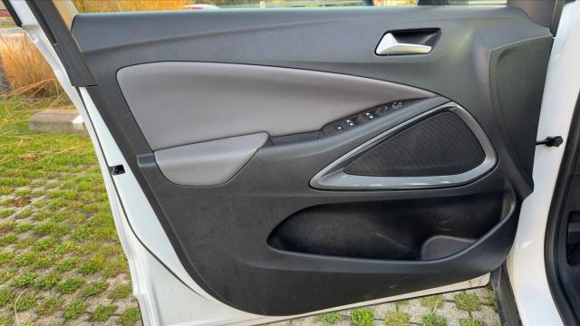 Opel Crossland image 8