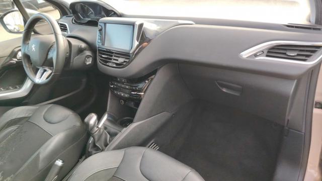 Peugeot 208 image 1