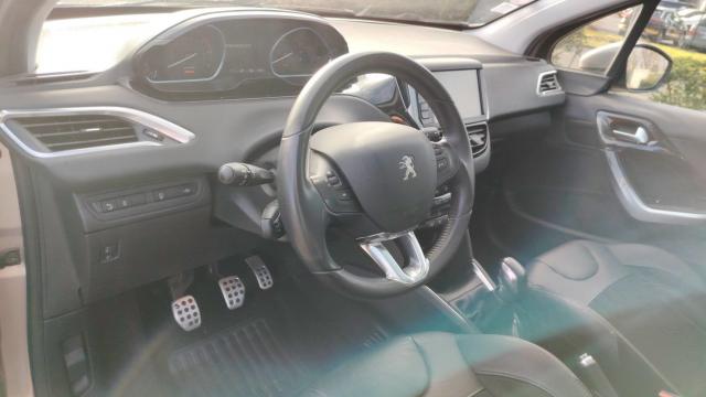 Peugeot 208 image 4