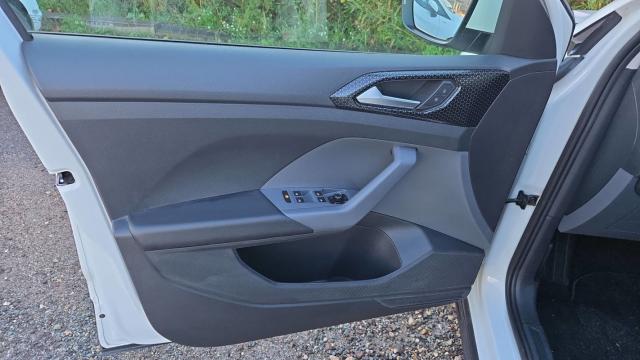 Volkswagen T-Cross image 6