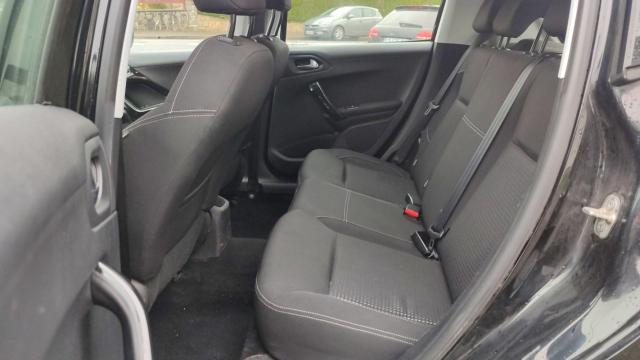Peugeot 208 image 4