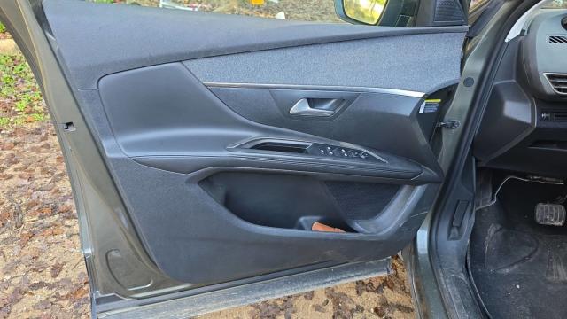 Peugeot 5008 image 8