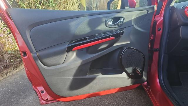 Renault Clio Estate image 4