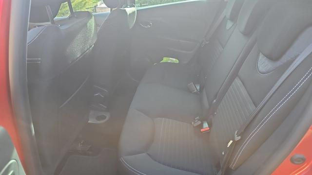 Renault Clio Estate image 9