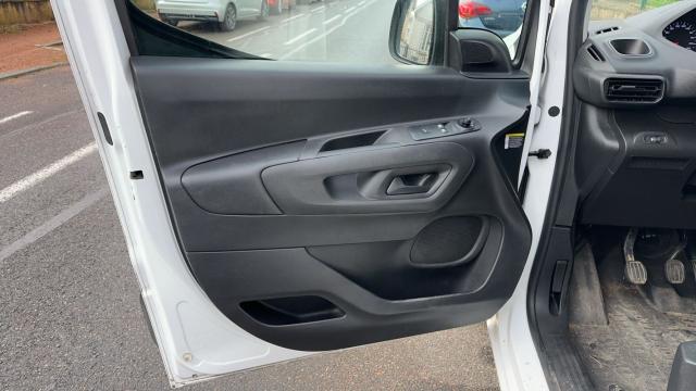 Peugeot Partner image 2