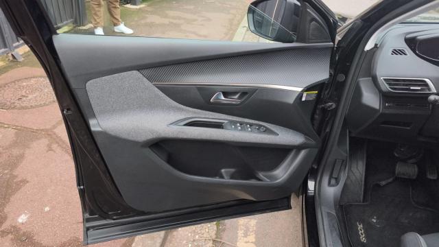 Peugeot 3008 image 2