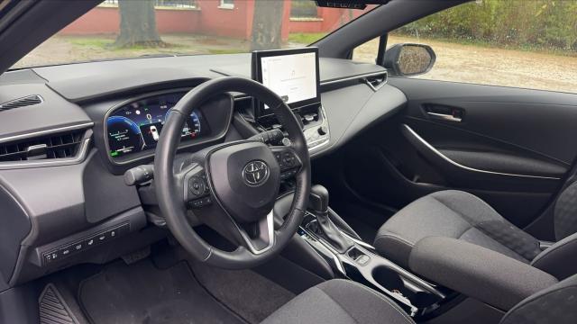 Toyota Corolla Touring Sports image 6