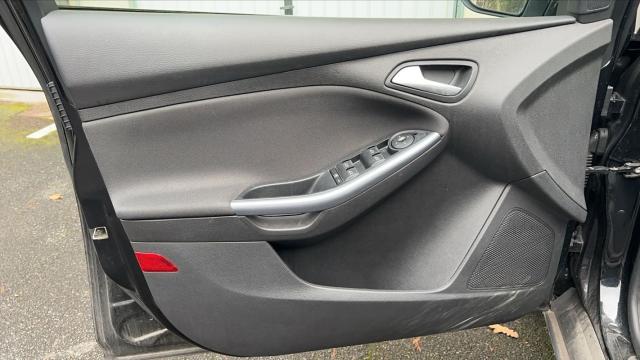 Ford Focus image 5