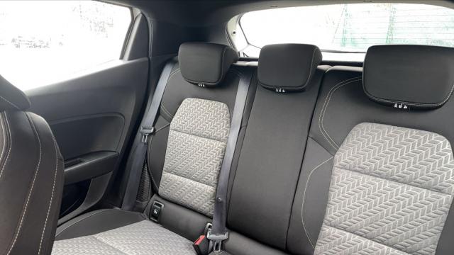 Renault Clio image 9