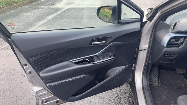 Toyota C-Hr image 9