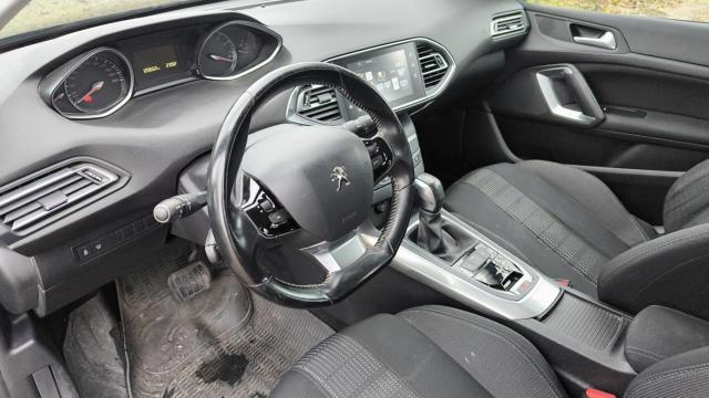 Peugeot 308 image 2
