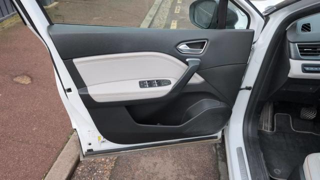 Renault Captur image 9