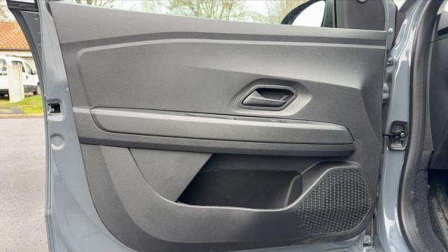 Dacia Sandero image 8