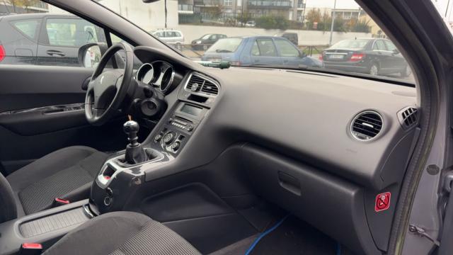 Peugeot 5008 image 6