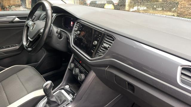 Volkswagen T-Roc image 9