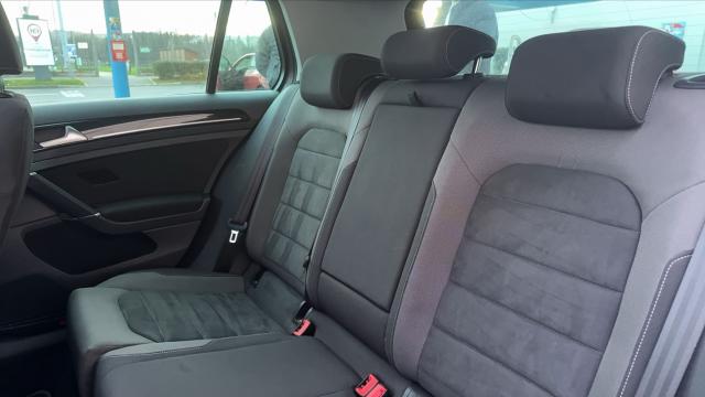 Volkswagen Golf image 2