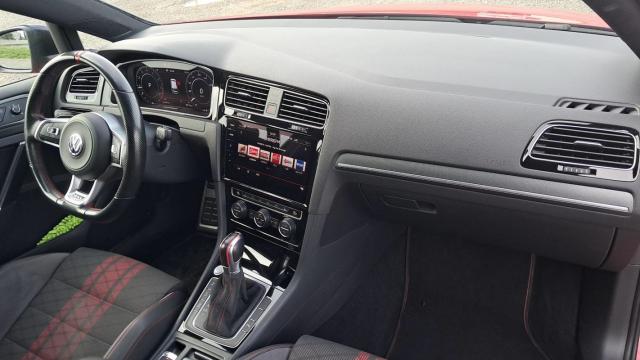 Volkswagen Golf image 9