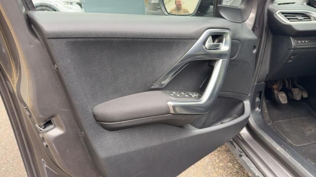 Peugeot 2008 image 7