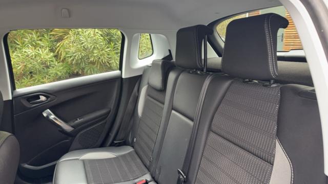 Peugeot 2008 image 1