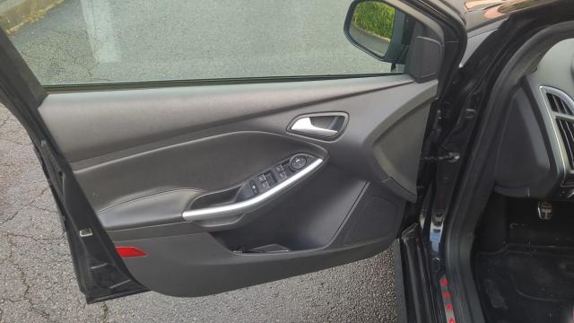 Ford Focus image 6