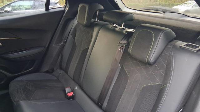 Peugeot 2008 image 9