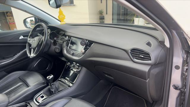 Opel Grandland X image 1