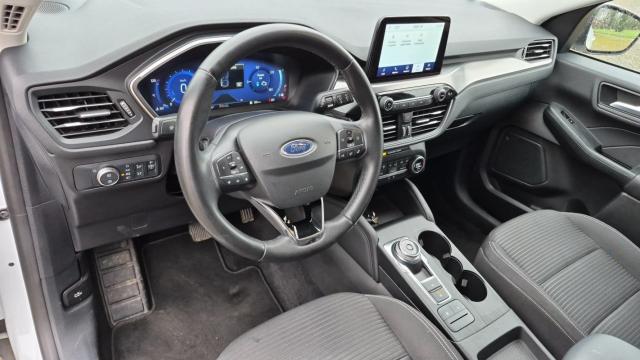 Ford Kuga image 6