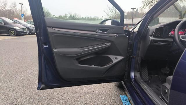 Volkswagen Golf image 8