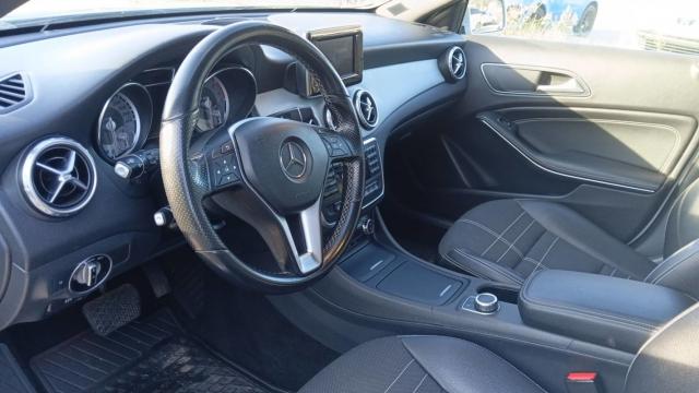 Mercedes Benz Gla image 2