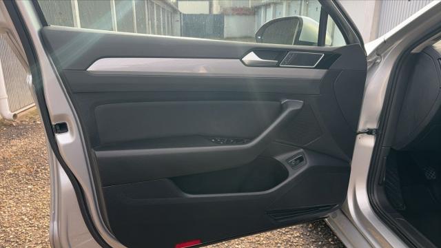 Volkswagen Passat Sw image 4