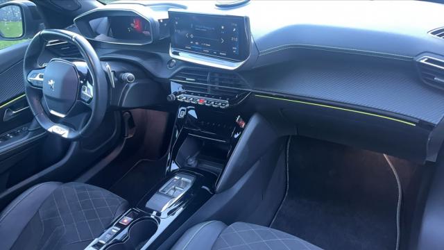 Peugeot 2008 image 1