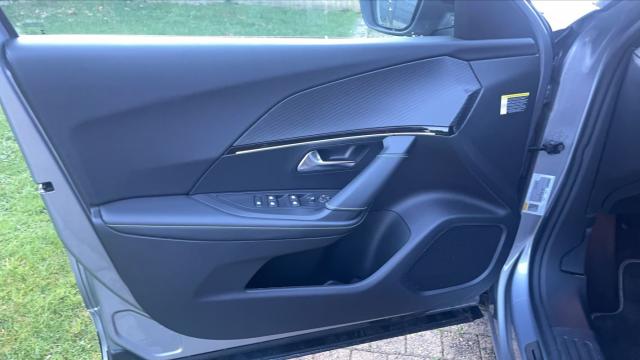 Peugeot 2008 image 3