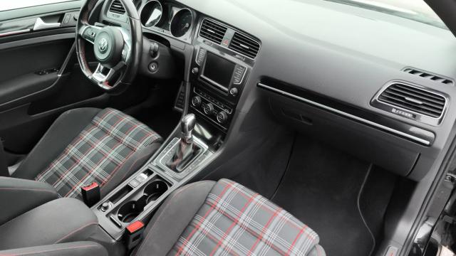 Volkswagen Golf image 3