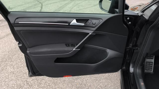 Volkswagen Golf image 1