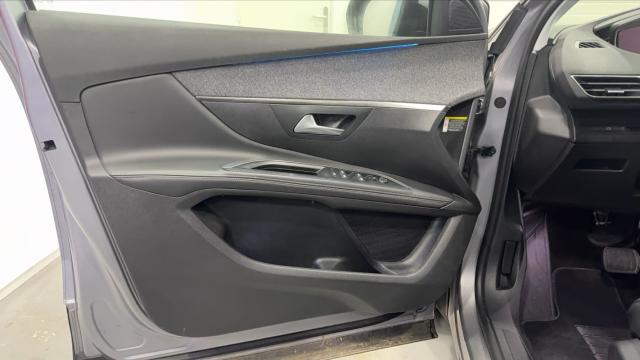 Peugeot 5008 image 1